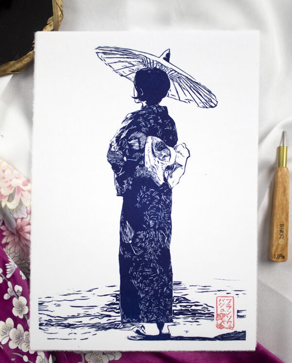 Linogravure d’une Japonaise en yukata avec ombrelle et cerisiers