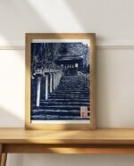 Linogravure originale de la vallée de Kurama en Bleu de prusse