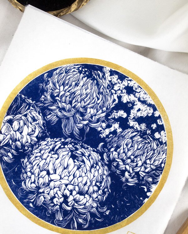 Linogravure Chrysanthème japonais en bleu