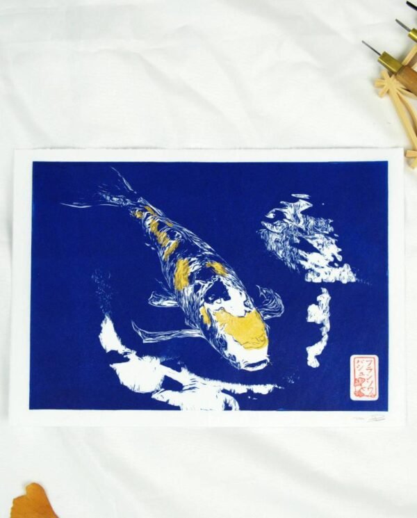 Carpe koi et reflet d'eau linogravure japonaise bleu fait main