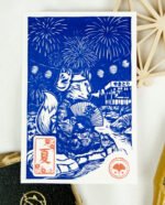 Estampes japonaises Yokai des saisons au format A6 : linogravures artisanales représentant un kappa, un tengu, un kitsune et un tanuki, imprimées à la main en noir, bleu et violet.